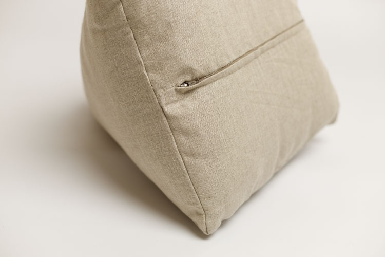 StitchedSA Pillow Triangle 03