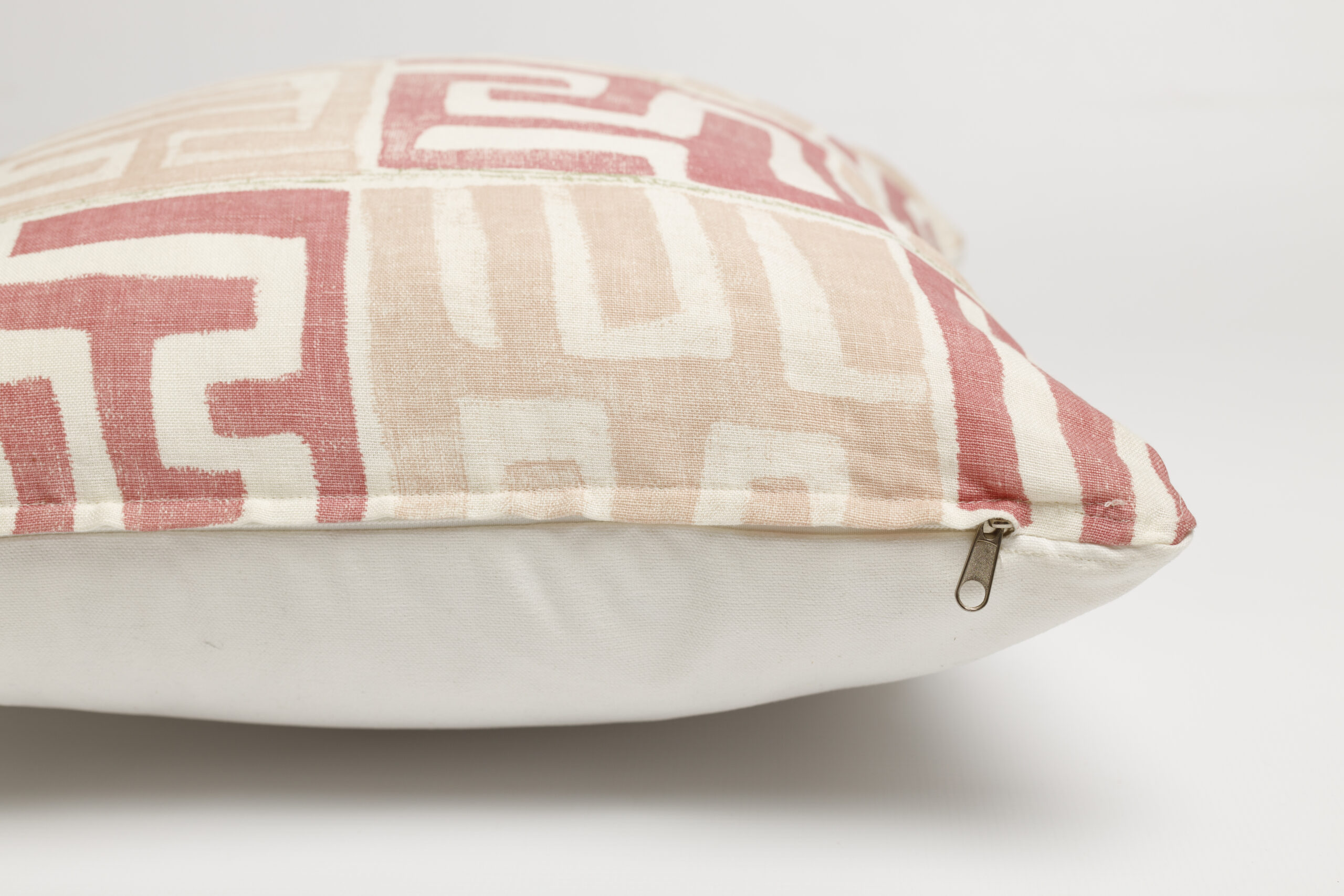 Stitched-SA-Sqaure-Pillow-Pattern-Zipper